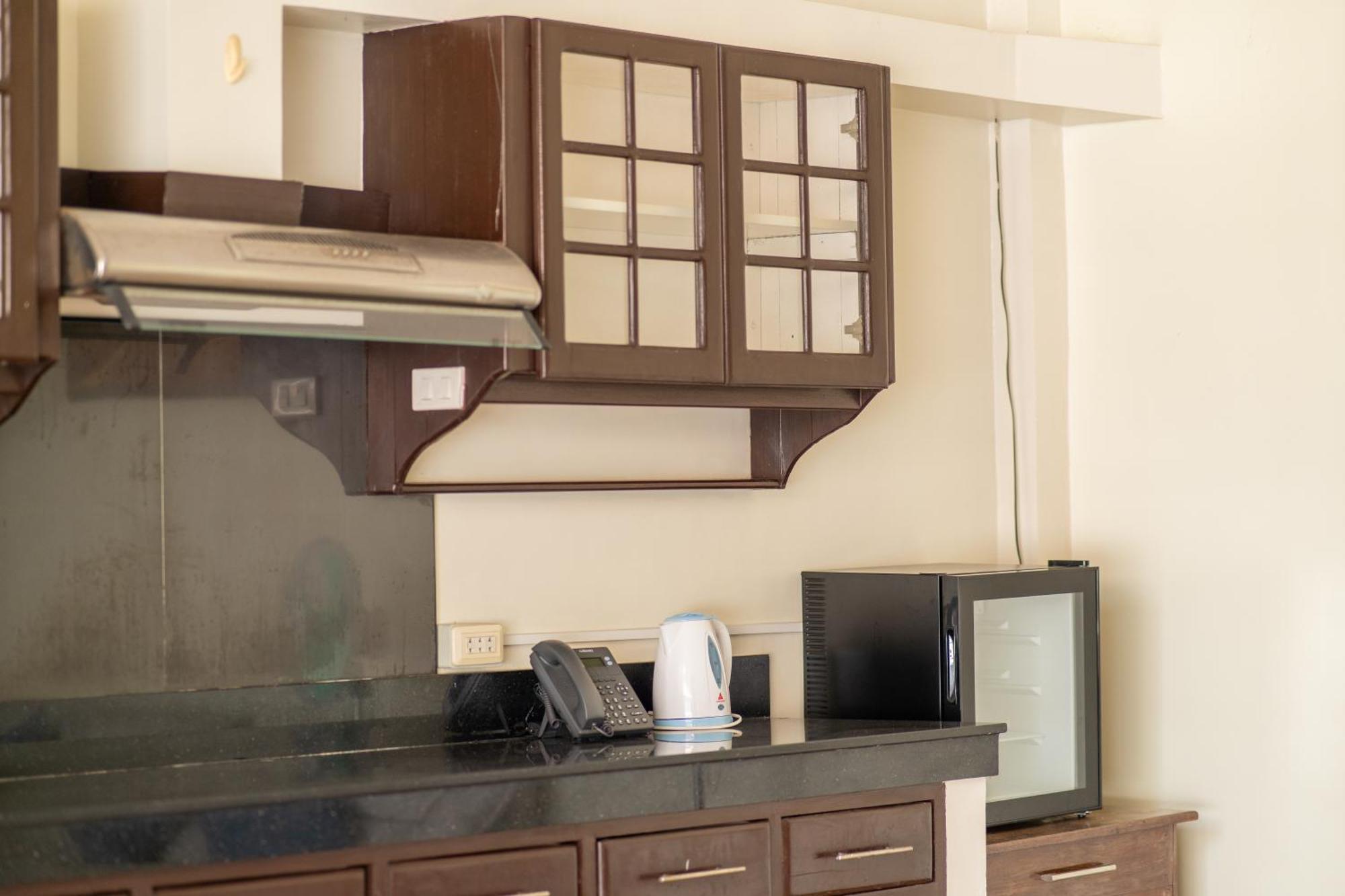 Costa Palawan Resort Puerto Princesa Ngoại thất bức ảnh